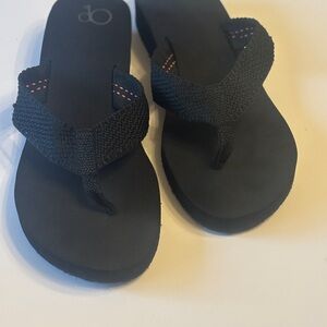 OP flip flop thing sandals